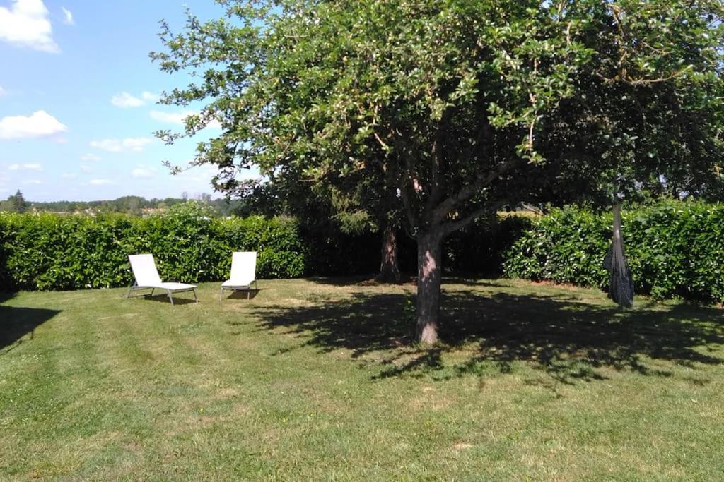 Grande Maison De Plain Pied Avec Jardin Arbore. Champignelles Eksteriør billede