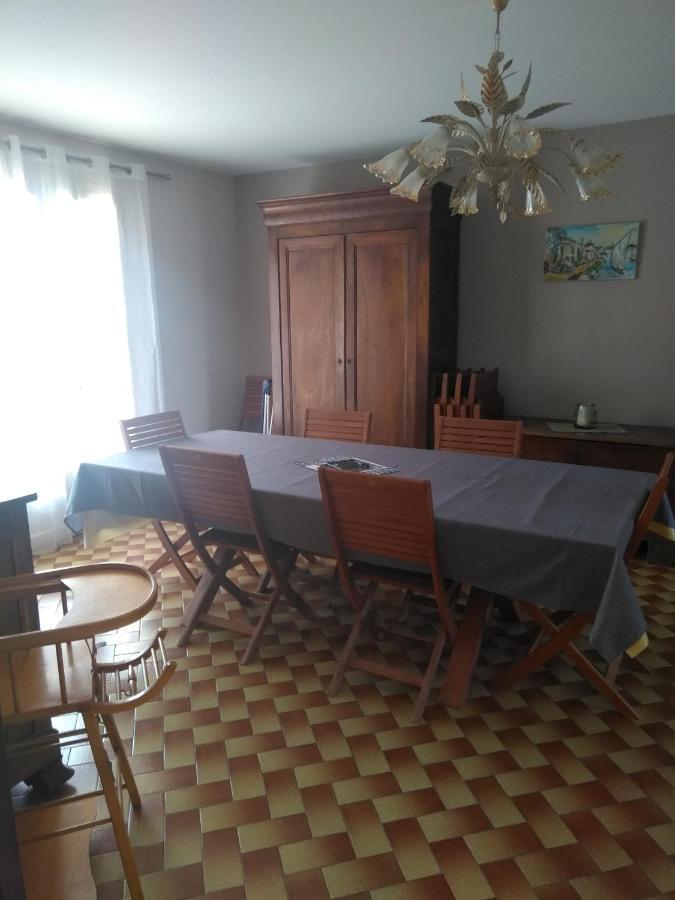 Grande Maison De Plain Pied Avec Jardin Arbore. Champignelles Eksteriør billede