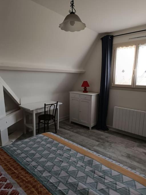 Grande Maison De Plain Pied Avec Jardin Arbore. Champignelles Eksteriør billede